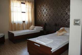 Отели типа «постель и завтрак» Noclegi M4 Жирардув Двухместный номер «Комфорт» с 2 отдельными кроватями-13